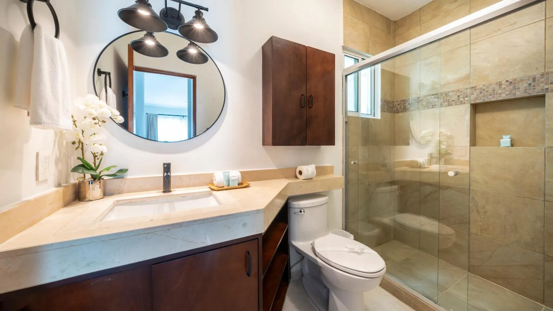 Modern Penthouse With 2 Bedrooms & Pool - Exquisite Bargain Priced - At Margaritas II Playa del Carmen Holiday home